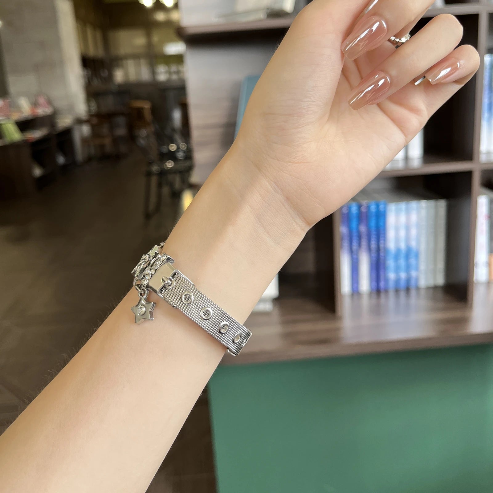 Apple Watch バンド レディース 細め
