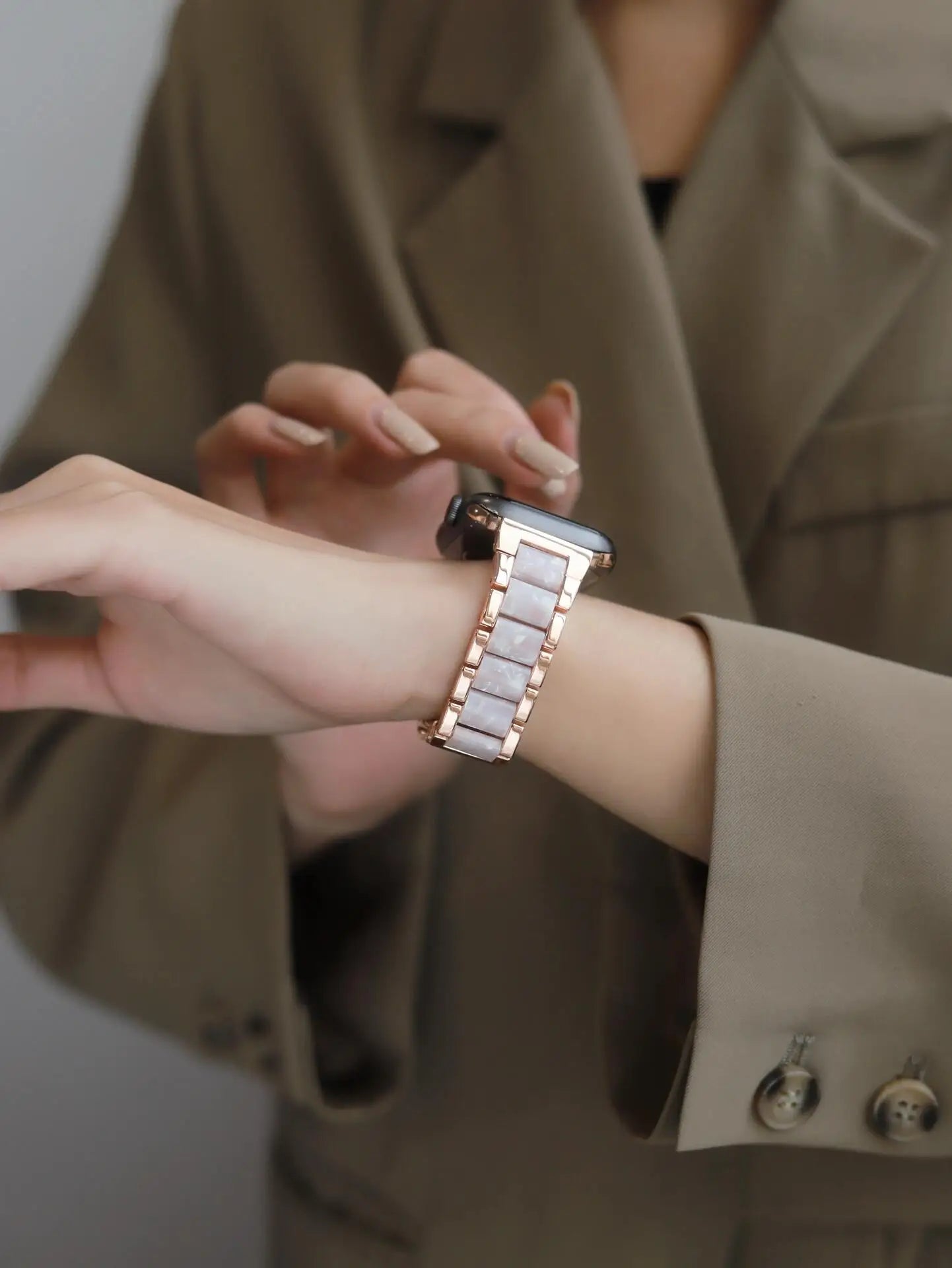 Apple Watch用レジン製バンド（女性用）